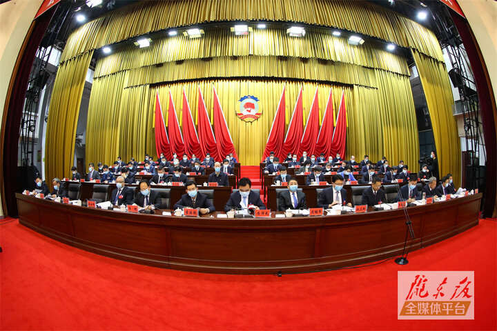 【市兩會視頻海報】努力開創(chuàng)新時代慶陽政協(xié)工作新局面，為推動慶陽老區(qū)全面振興作出新的更大貢獻！