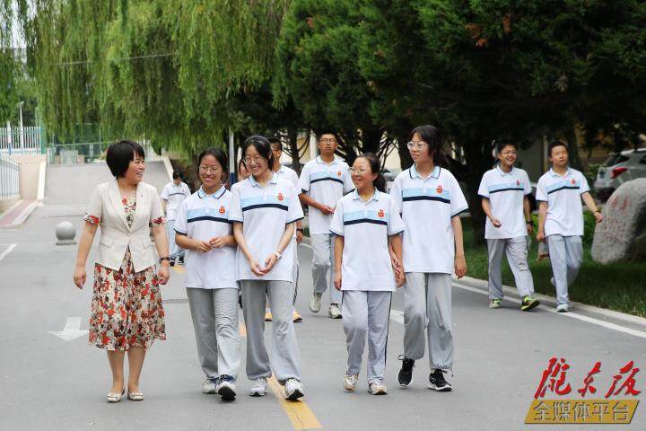 【教育高質量發(fā)展·校長訪談】打造“卓越課程體系” 推動學校卓越發(fā)展——訪慶陽一中黨委書記、校長宮亞妮