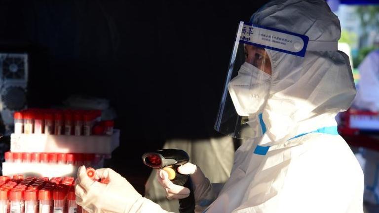 明知病毒險(xiǎn)，偏向疫區(qū)行