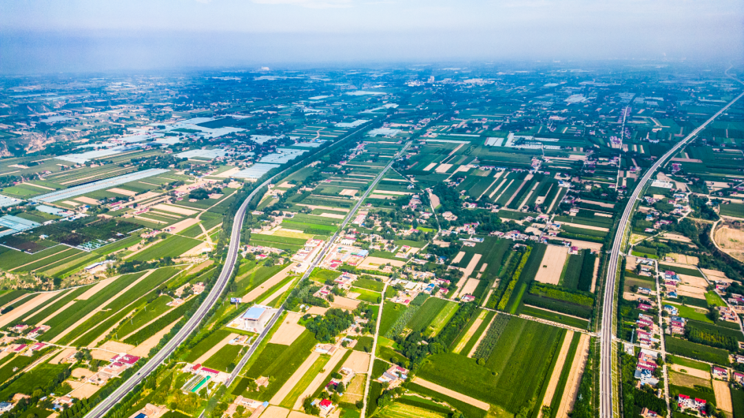 在春天里，帶您行走西峰