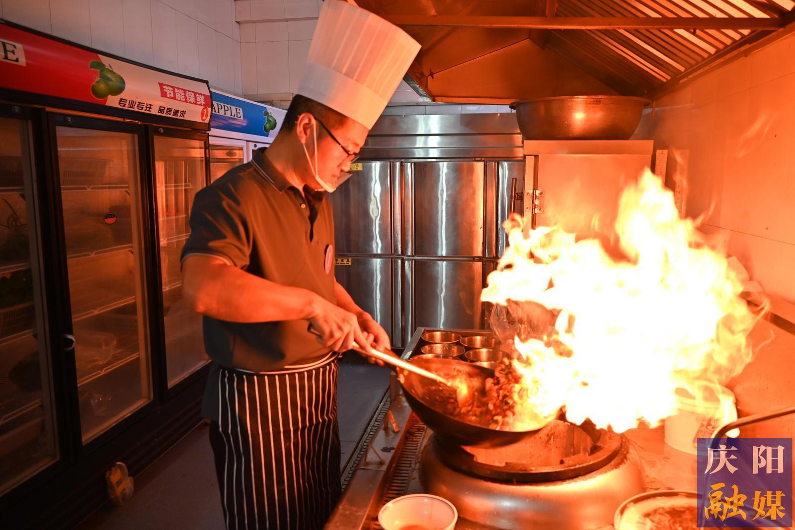 【攝影報道】慶陽市社會福利院舉辦廚藝培訓(xùn)暨技能比賽