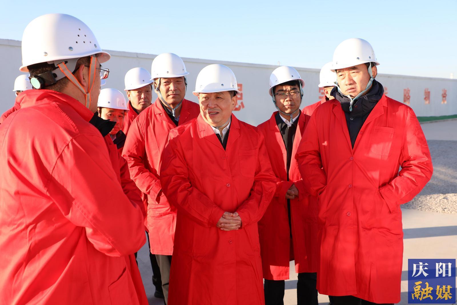 周繼軍在西峰工業(yè)園區(qū)調研時強調 堅持工業(yè)興市制造強市 全力抓項目強產(chǎn)業(yè) 加速培育發(fā)展新動能