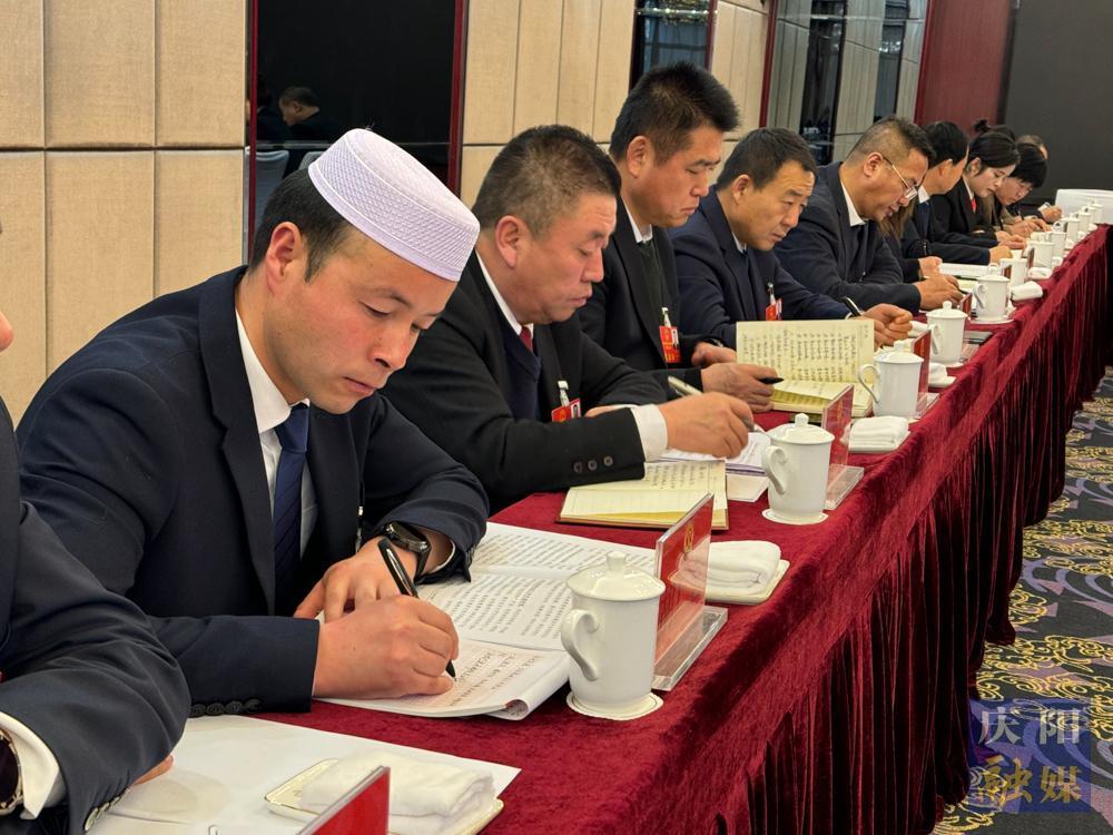 【圖說兩會】市人大代表分團審議政府工作報告