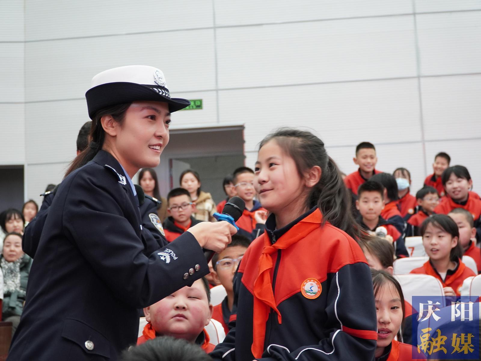 【點亮美好教育·開學(xué)第一課】交通安全進校園 護航美好新學(xué)期