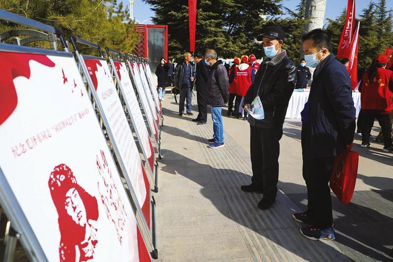 【城市經(jīng)濟(jì)導(dǎo)報(bào)】雷鋒精神潤隴東 點(diǎn)滴善舉鑄大愛 ——甘肅省慶陽市開展學(xué)“雷鋒”活動(dòng)見聞