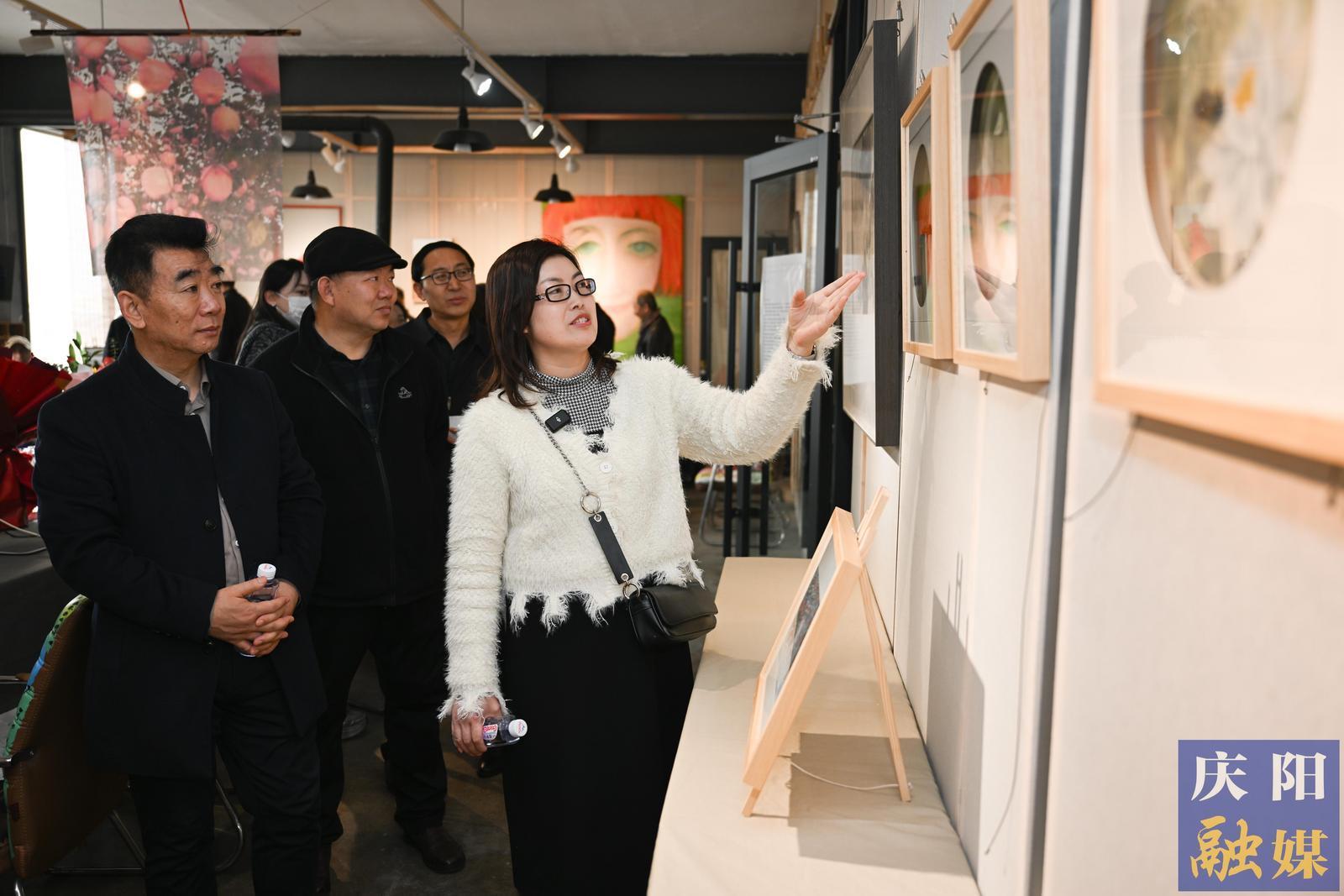 【攝影報(bào)道】“她視覺(jué)”女性觀念藝術(shù)展開(kāi)展