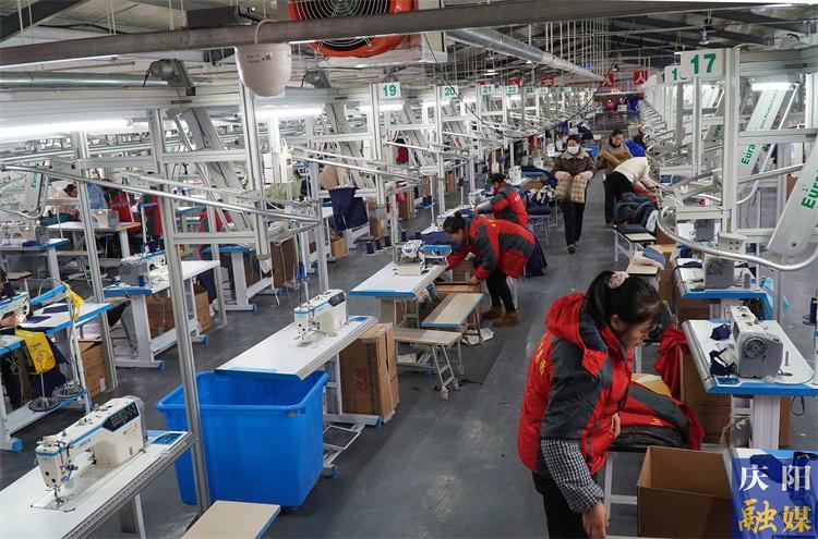 寧縣：鄉(xiāng)村就業(yè)工廠讓村民實現(xiàn)“三不誤”