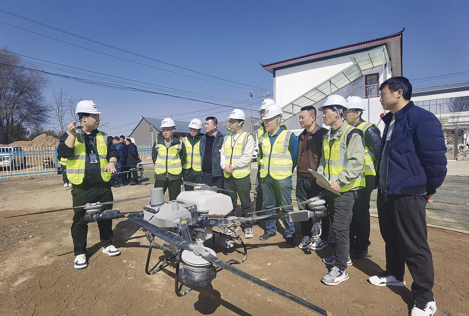 西峰區(qū)：新農(nóng)人變“飛手” 豐富“低空經(jīng)濟+農(nóng)業(yè)”應(yīng)用場景