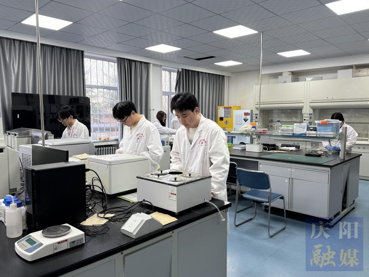 慶陽市深化校地合作 推動中醫(yī)藥產(chǎn)業(yè)融合