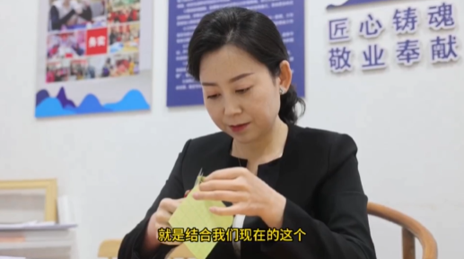 慶陽(yáng)市民間布貼畫(huà)藝術(shù)代表性傳承人 李慶英：深化創(chuàng)新，讓布貼畫(huà)煥發(fā)新的生機(jī)