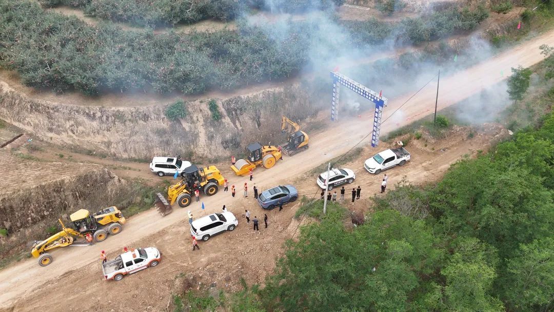 正寧縣三嘉鄉(xiāng)林坡村至永和鎮(zhèn)寺村公路項(xiàng)目開工