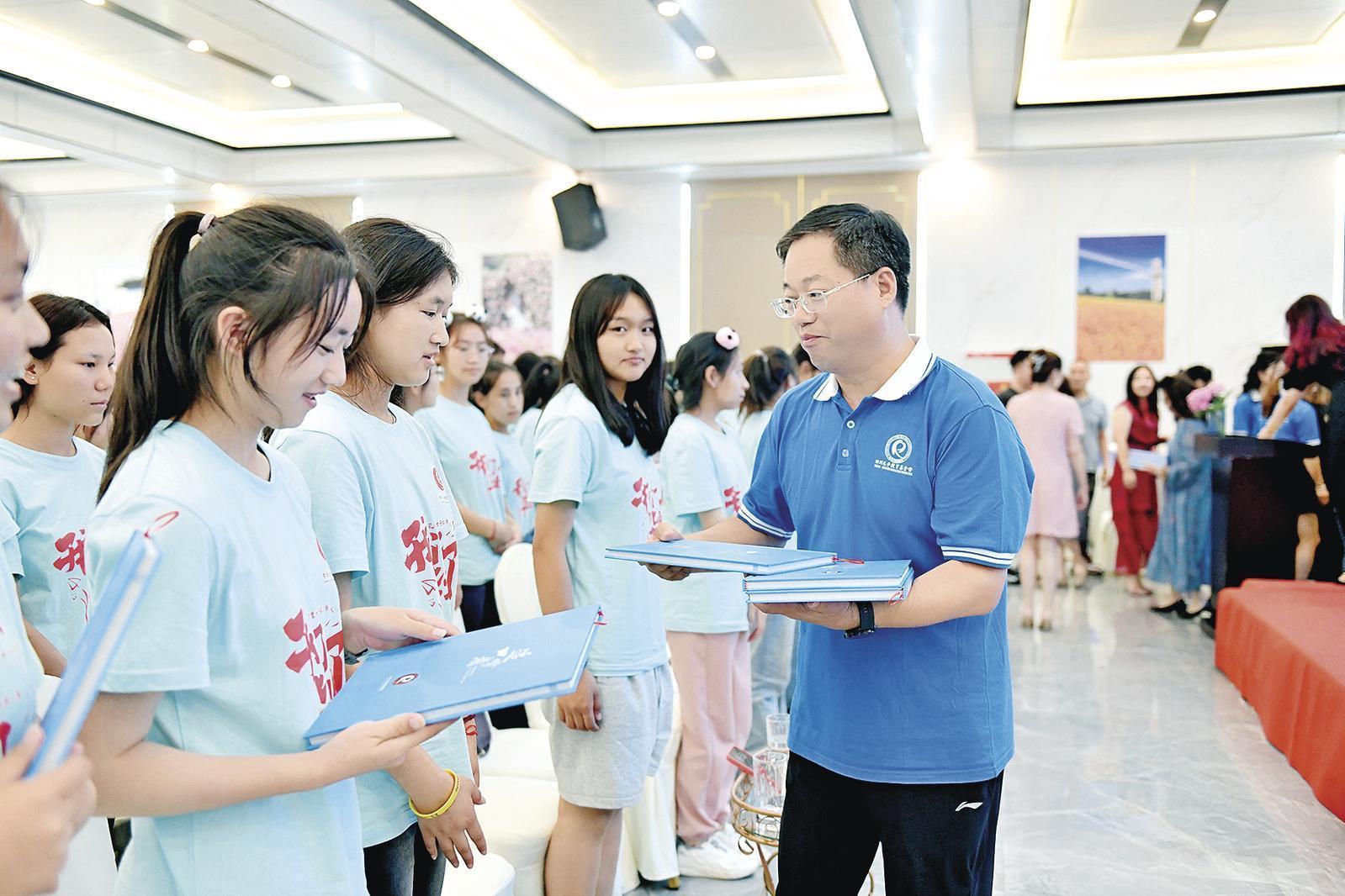 【走南闖北慶陽(yáng)人】張榮：把慶陽(yáng)講給世界聽