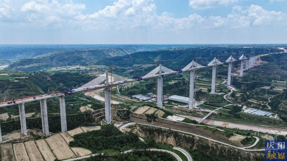 【攝影報道】G309線馬蓮河特大橋建設進入沖刺階段