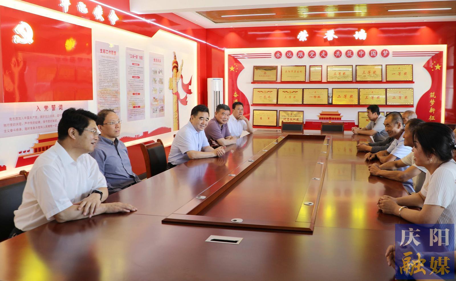 黃澤元在鎮(zhèn)原縣調(diào)研時強調(diào) 以作風建設新成效推動全面從嚴治黨向縱深發(fā)展 以黨建引領聚合力持續(xù)提升基層治理現(xiàn)代化水平