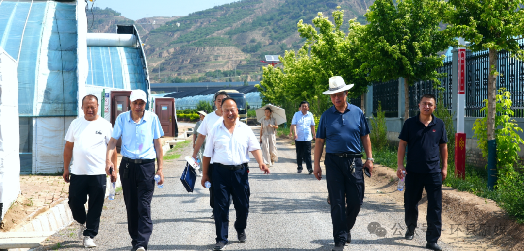 西部散文學(xué)會(huì)甘肅分會(huì)15名作家深入環(huán)縣開展文學(xué)采風(fēng)活動(dòng)