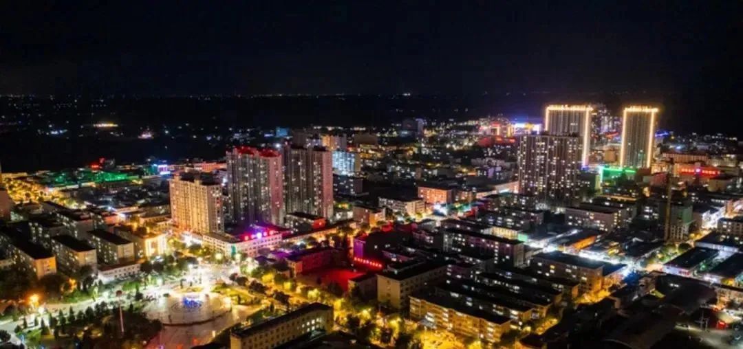 正寧體育公園：點(diǎn)亮夜生活 成為群眾“歡樂打卡地”