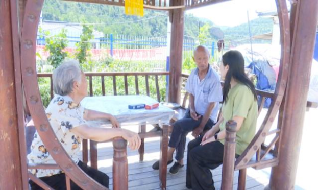 【結對幫扶 愛心甘肅--合水在行動】合水縣蒿咀鋪鄉(xiāng)：結對關愛暖人心 點滴真情見擔當