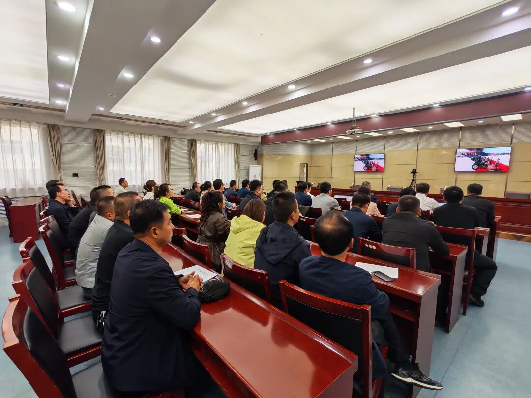 【圖集】華池縣干部群眾收看紀(jì)念中國人民抗日戰(zhàn)爭暨世界反法西斯戰(zhàn)爭勝利80周年閱兵盛況