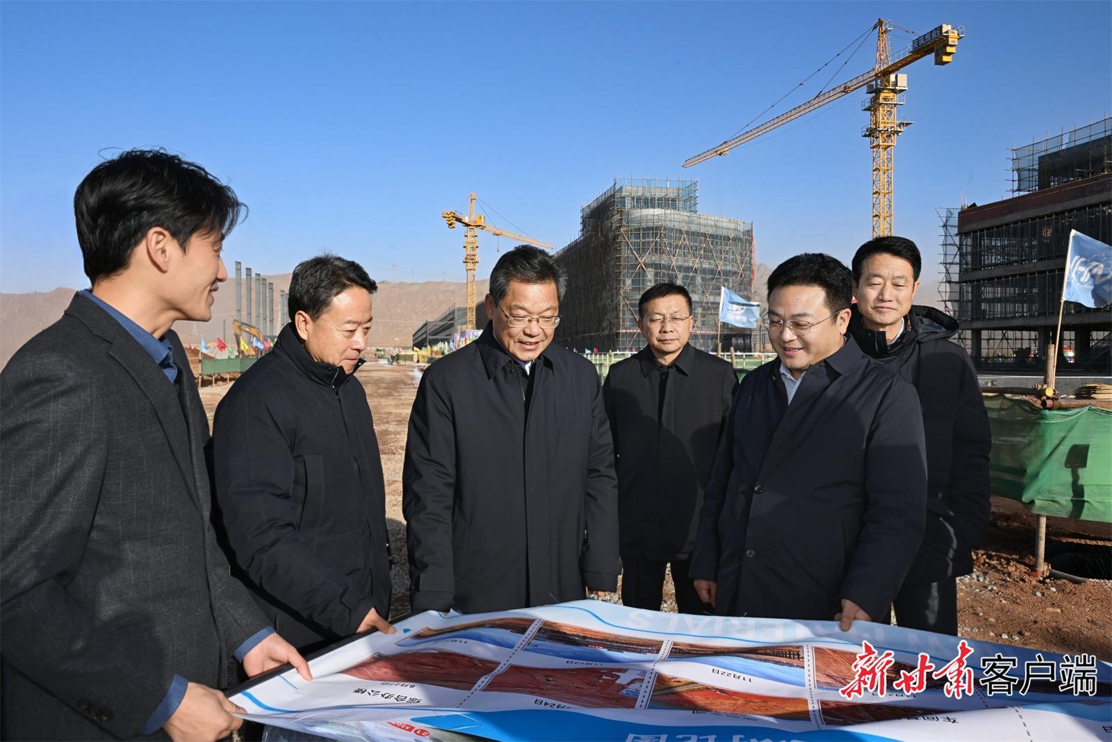 任振鶴在武威張掖調(diào)研時強調(diào) 搶抓“雙碳”機遇實施“新能源+”行動 加快構(gòu)建體現(xiàn)甘肅特色和優(yōu)勢的現(xiàn)代化產(chǎn)業(yè)體系