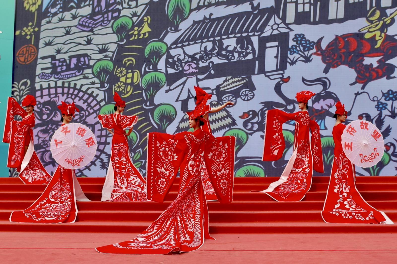 【鑄牢中華民族共同體意識】 常燕：千年剪紙藝術助力民族團結(jié)進步